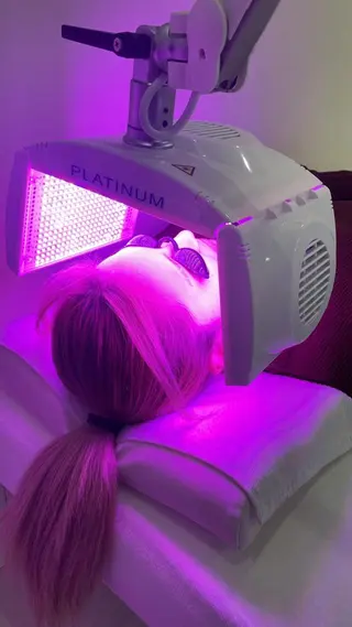 カラー キッズ ネイル パーマ ヘアアレンジ メンズ マツエク・マツパ アイブロウ ロング ライトビューティー 錦糸町店のエステ・リラクイメージ