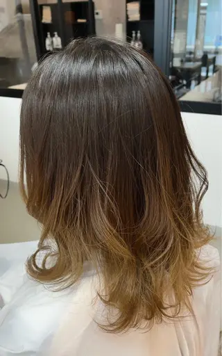 セミロング カラー 坂田 優子のヘアスタイル