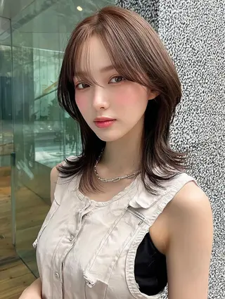 セミロング 透け感カラー得意🎀 りおなのヘアスタイル