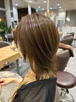 ミディアム ショート ボブ横山真樹のヘアスタイル