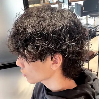 ミディアム パーマ メンズ 宮下 弦也のヘアスタイル