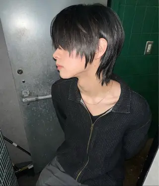 ショート ヘアアレンジ メンズ ウルフカット / ケアブリーチのヘアスタイル