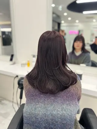 セミロング カラー オリーブカラー🫒 レイヤーカット✂︎のヘアスタイル