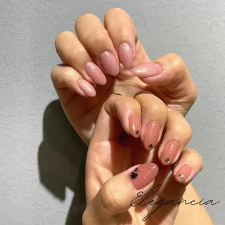 カラー ネイル Elegancia. Hiromiのネイルデザイン
