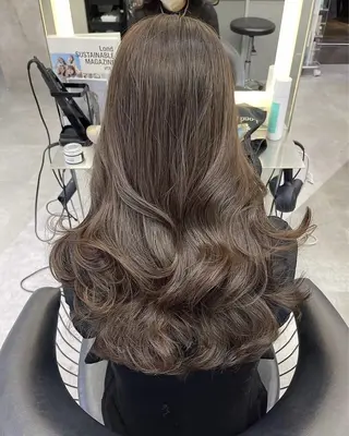 ロング カラー hana / Lond idealのヘアスタイル