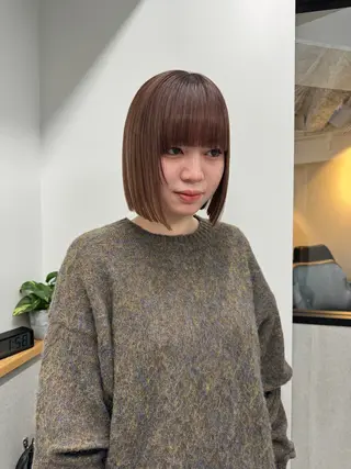 ショート 切りっぱなしボブ レイヤー/縮毛矯正のヘアスタイル