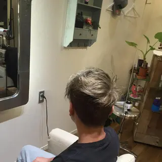 カラー メンズ MAKEーUP WARMメーキャップウォーム所属・MAKEーUP WARMのヘアスタイル