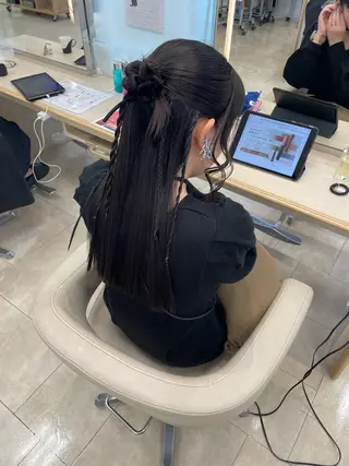 ロング ヘアアレンジ kenje luscaのヘアスタイル