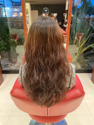 ロング パーマ トヨシマ シュウトのヘアスタイル