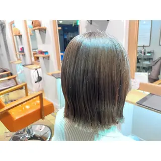 ミディアム カラー ツキダテ ユイのヘアスタイル