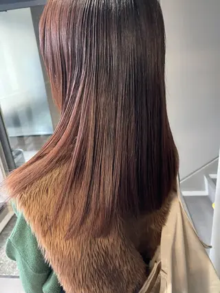 セミロング パーマ pole/apartment所属・💓パーマ，💗 レイヤーカットのヘアスタイル