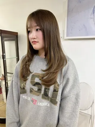 ロング 柔らかストレートと ツヤカラー/和田陽向のヘアスタイル