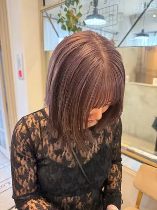 ショート カラー ミルクティー× グレージュMOMOのヘアスタイル