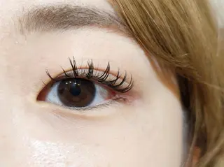 マツエク・マツパ 💜bora .のネイルデザイン