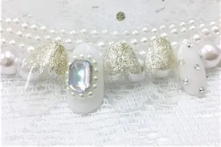 ミディアム ネイル フィルイン、長さ出し 深爪矯正のネイルデザイン