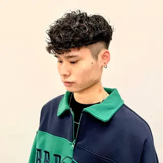 ショート パーマ ヘアアレンジ メンズ 顔まわりカット の達人のヘアスタイル