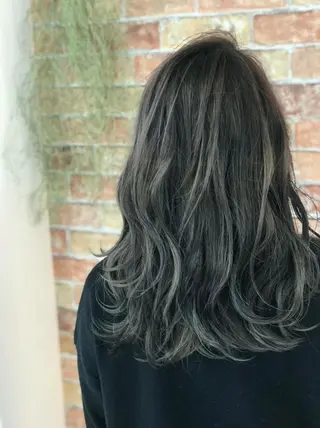 カラー 平川 直子のヘアスタイル