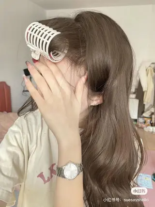 カラー 色持ち🤎ブラウン/ ベージュ🐏艶カラーのヘアスタイル