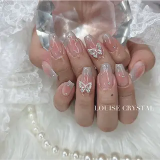 ネイル LOUISE CRYSTALのネイルデザイン