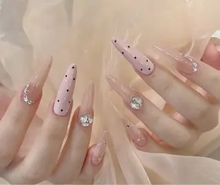 ネイル NiNa ビューティーサロン所属・Ni Naのネイルデザイン