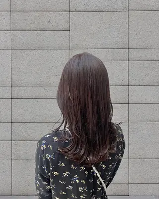 セミロング カラー ayano / 透明感・くすみカラーのヘアスタイル