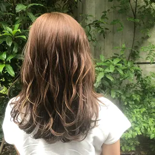 ミディアム kai .のヘアスタイル