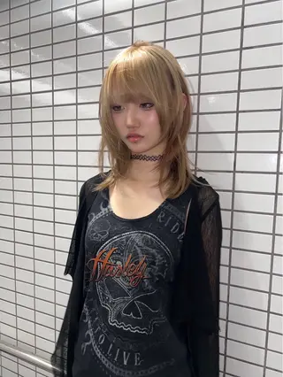 ミディアム AIRA/ブリーチ ‪/透明感カラーのヘアスタイル