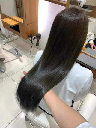 カラー Niina→ anan AVEDAのヘアスタイル