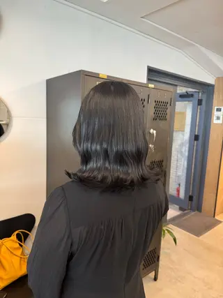 ミディアム INORI /フェイスレイヤーのヘアスタイル