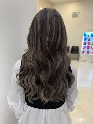 ロング LAKING　SHIGA所属・田中 亜弥のヘアスタイル