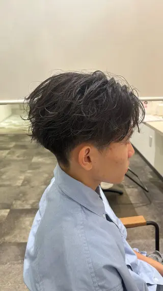 ショート メンズ 鼎一真ハイトーン/ パーマ/何でも屋さんのヘアスタイル