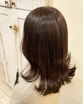 セミロング カラー 小柳 夏美のヘアスタイル