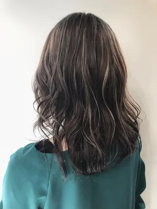 セミロング カラー 女性リピ90%🍨 🩷佐藤みずきのヘアスタイル