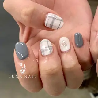 ネイル アトリエ　ミモザ所属・いまむら あかりのネイルデザイン