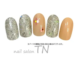 ネイル 矢川 まどかのネイルデザイン