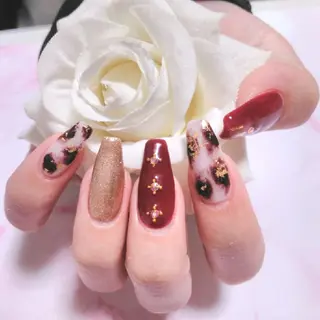 ネイル エステとネイル ローズコンフォートのネイルデザイン