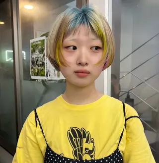 ショート ハイトーン🫀 デザイン🪐yumeのヘアスタイル