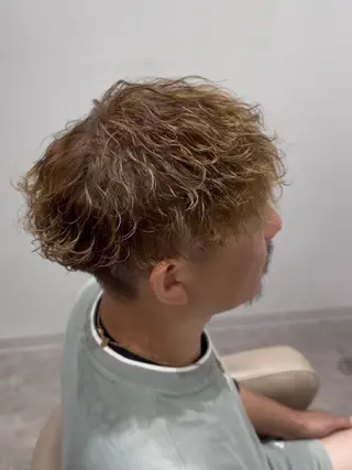 パーマ メンズ メンズパーマ特化 秋本晴紀のヘアスタイル