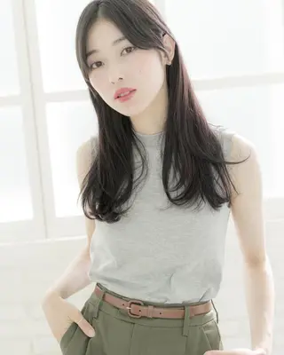 セミロング カラー THE DAY所属・AKI HASHIMOTOのヘアスタイル