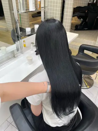 ロング 寒色＆ブリーチ特化 寒色MiOのヘアスタイル