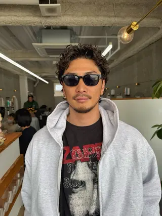 パーマ メンズ 八谷 将平のヘアスタイル