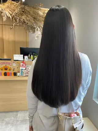 ロング salowin梅田茶屋町suite所属・ハイトーンヘア/ 島崎　タクミのヘアスタイル