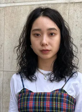 ミディアム パーマ 釜口 愛理のヘアスタイル
