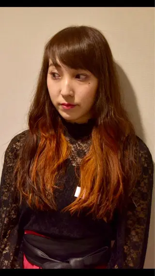 ロング カラー 岩崎 裕司のヘアスタイル