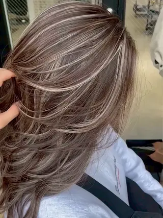 ロング ⚜️ハイライト/レイ ヤー/原宿⚜️✨のヘアスタイル