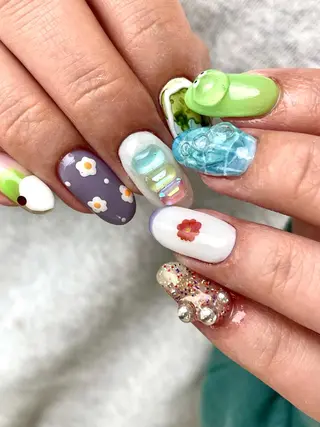 セミロング m kaori𓃟のネイルデザイン