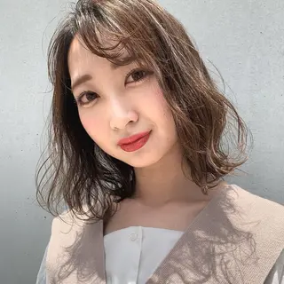 ミディアム 透明感カラー 金村真子のヘアスタイル