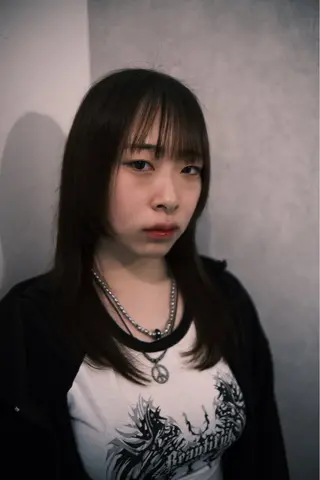 セミロング sunc所属・梅田l大人韓国ヘア レイヤー×艶カラーのヘアスタイル