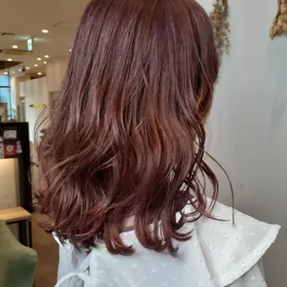 ミディアム 高橋 彩のヘアスタイル