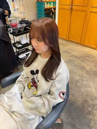 ロング カラー MIOベージュカラー 柔らかいカラーのヘアスタイル